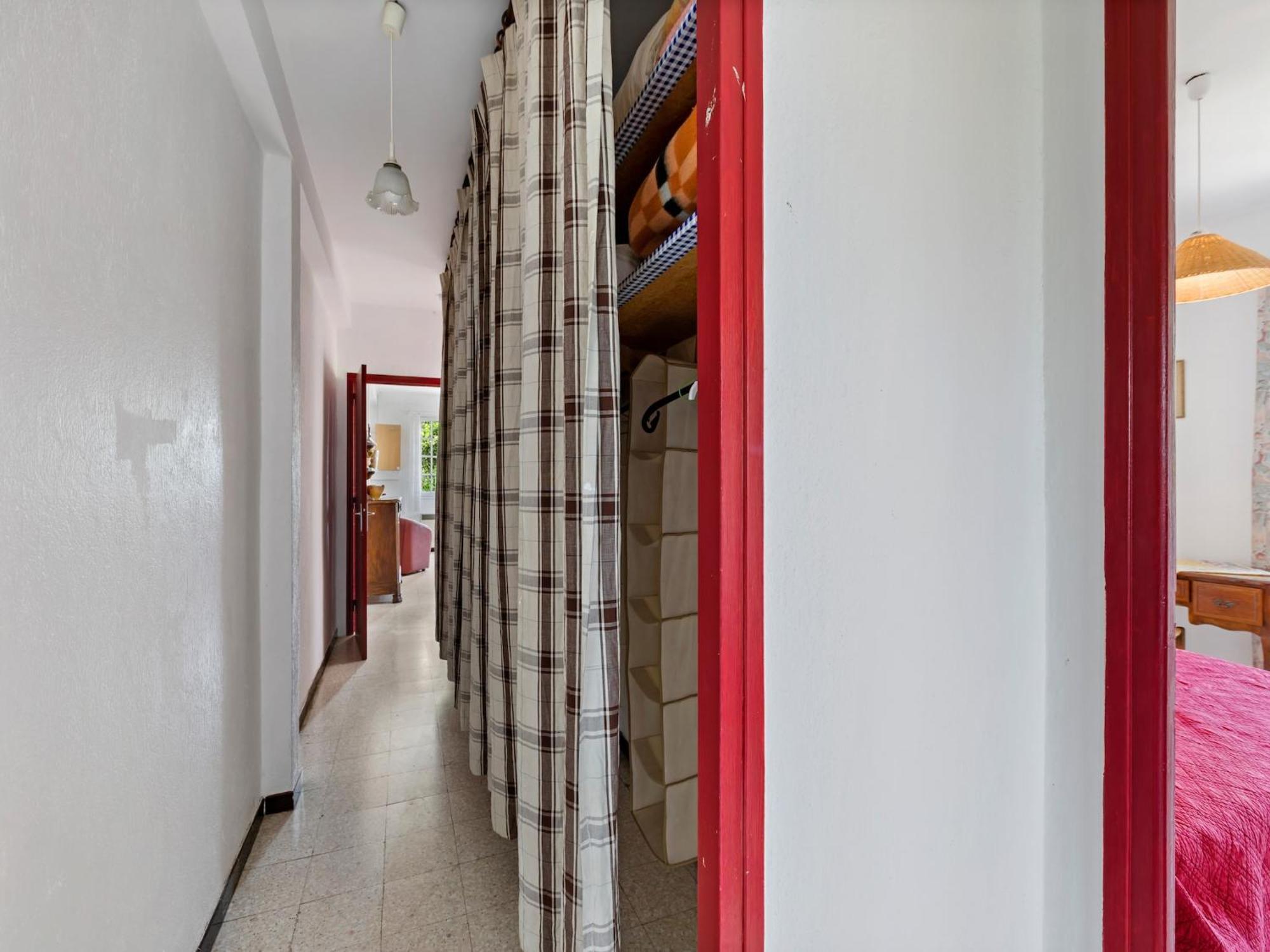 Apartment With Pool Amid Vineyards And Near The Beach Meze Bagian luar foto