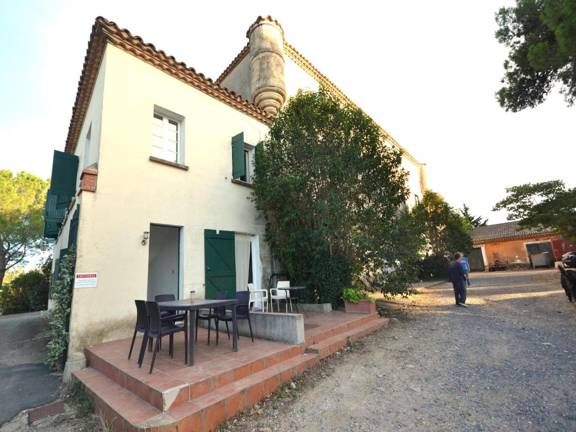Apartment With Pool Amid Vineyards And Near The Beach Meze Bagian luar foto