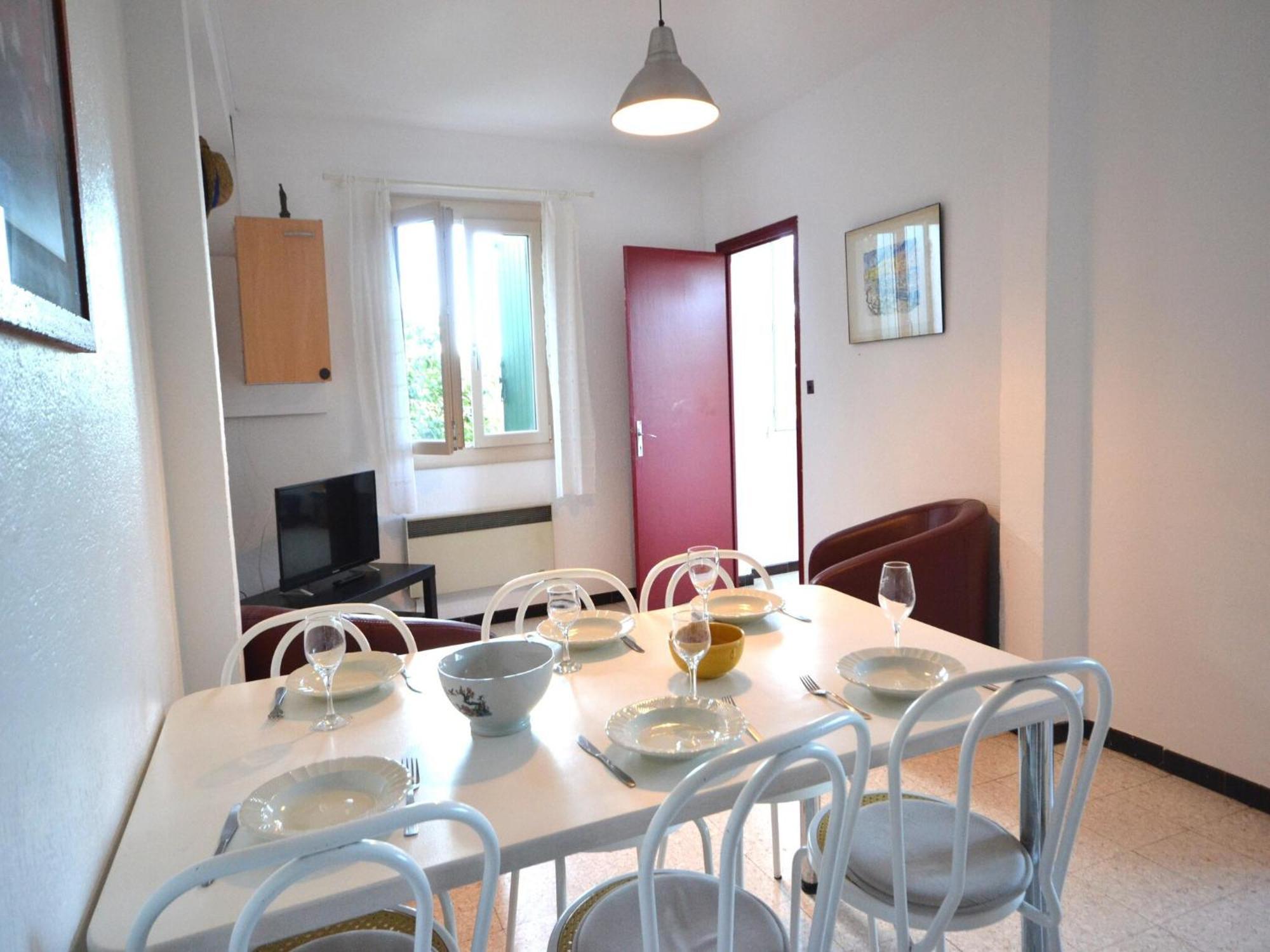 Apartment With Pool Amid Vineyards And Near The Beach Meze Bagian luar foto