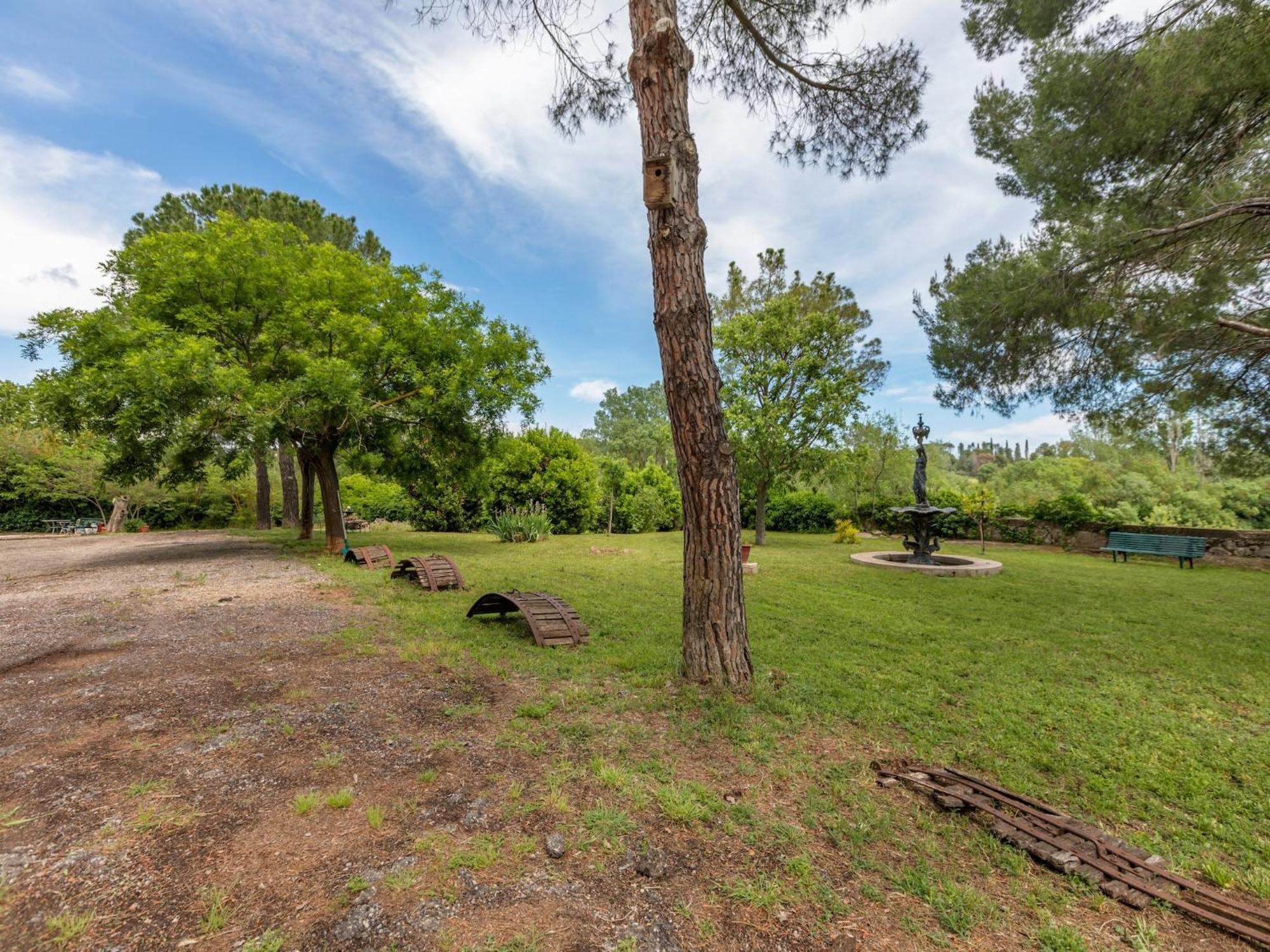 Apartment With Pool Amid Vineyards And Near The Beach Meze Bagian luar foto